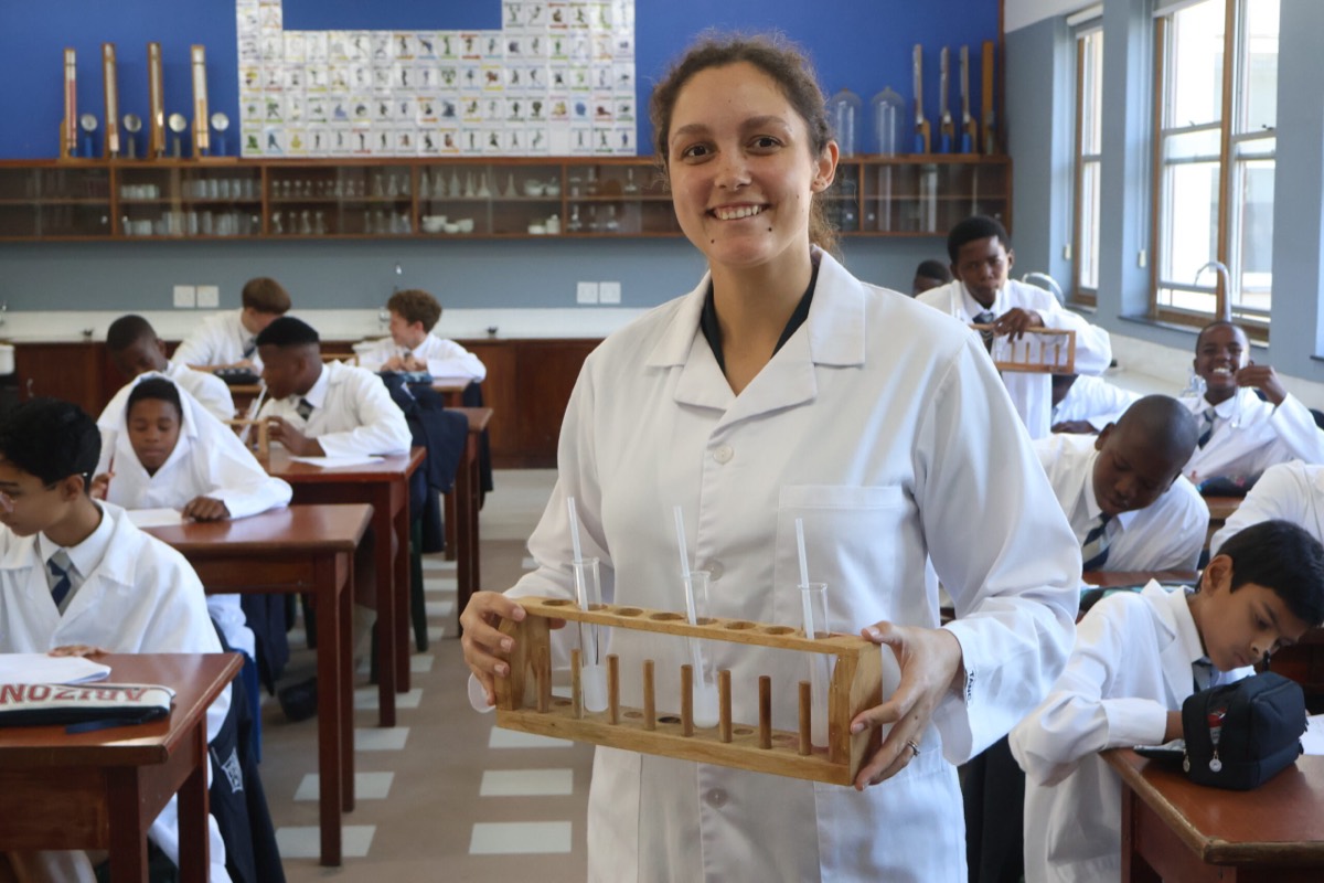 A Wynberg Boys' High School science class, pupils and teacher